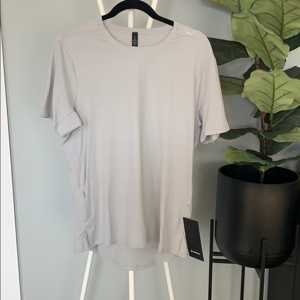 Men’s Lululemon shirt: After the Wave